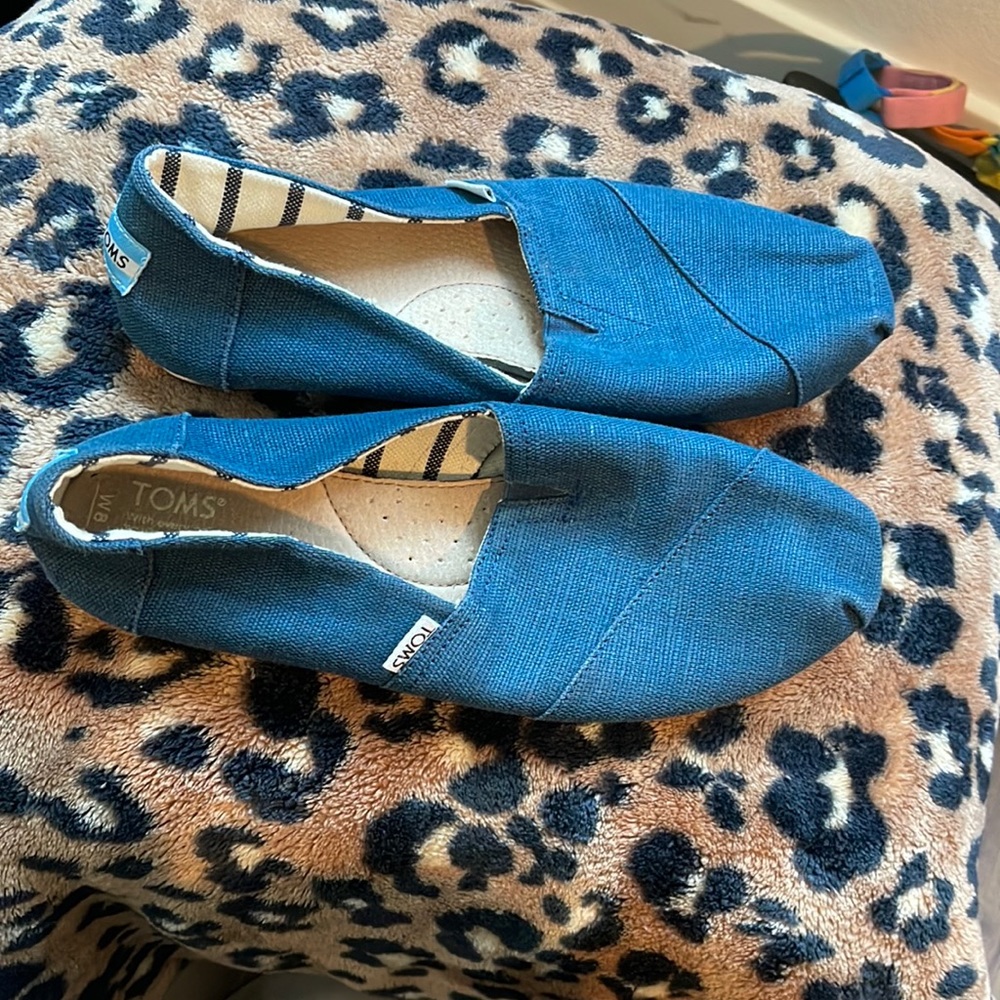 Toms